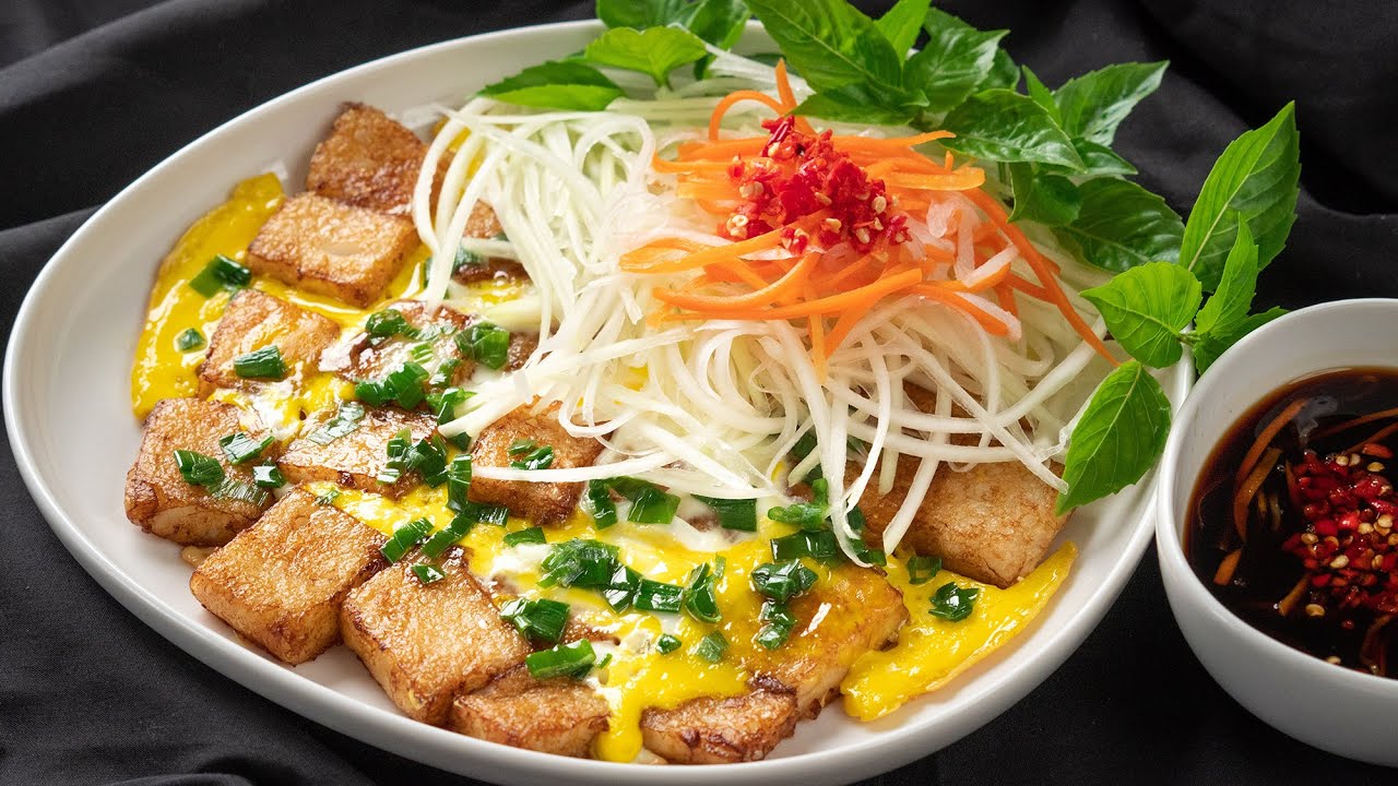 Best 12 Vietnamese Street Foods Under 1 USD
