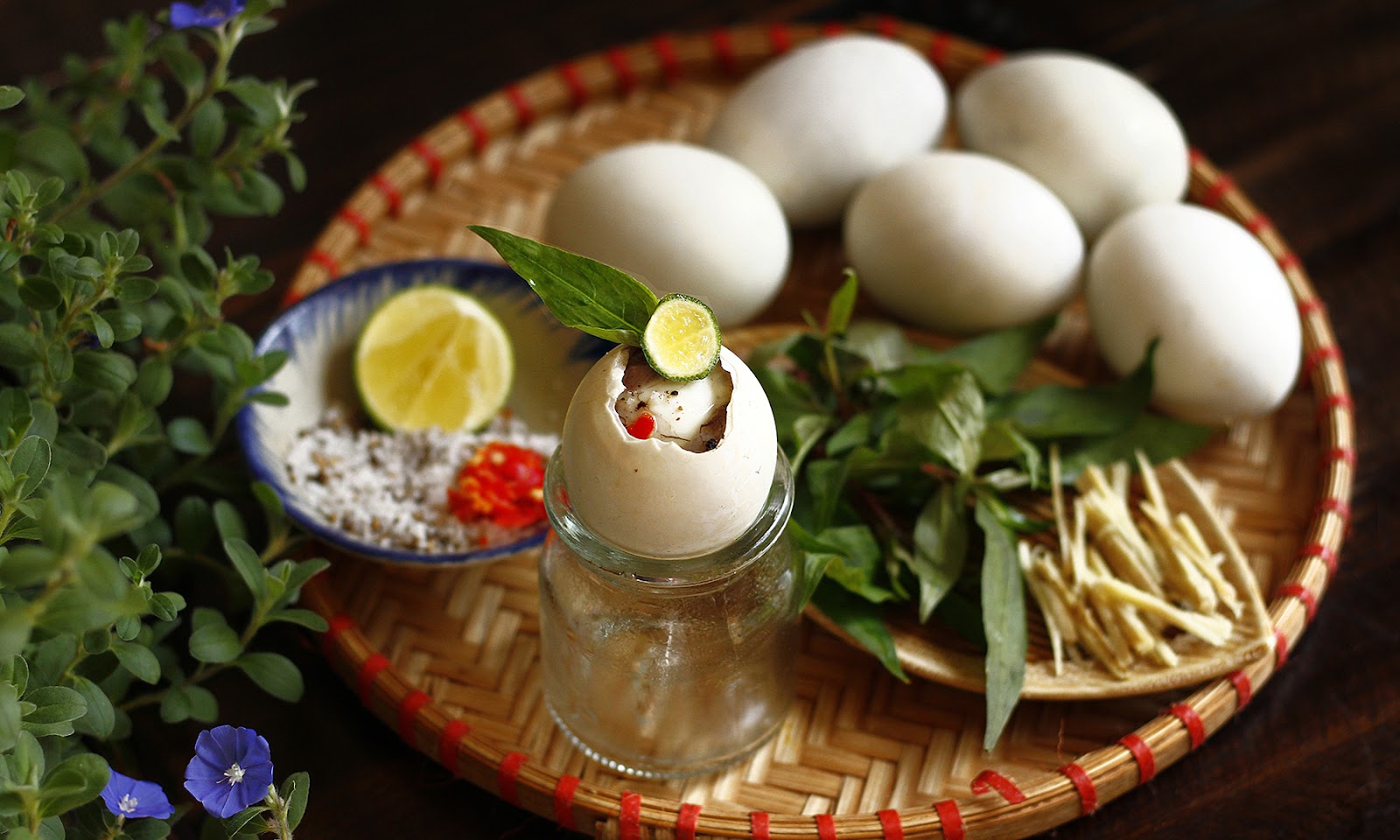 Best 12 Vietnamese Street Foods Under 1 USD
